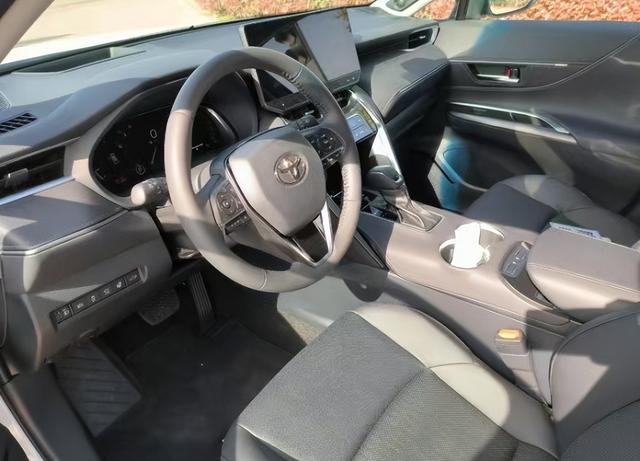 广汽丰田suv最新款chr，2023款广汽丰田C-HR正式上市