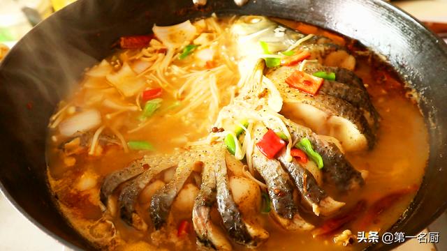炖鱼放花椒大料吗，炖鱼最好放哪些调料
