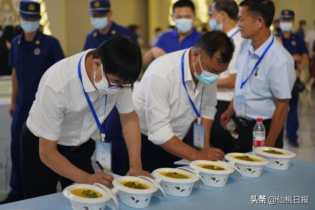 扬州虾爆鳝最正宗的做法，围观仙桃厨王争霸赛