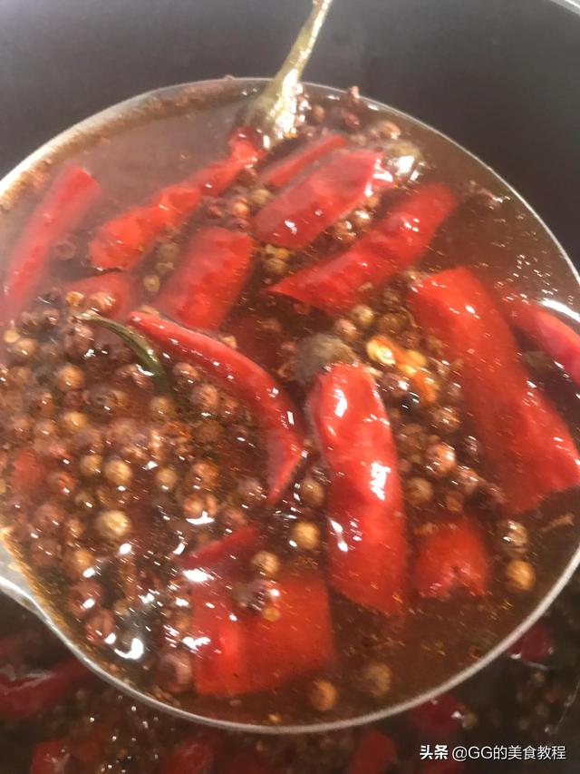 家常卤猪蹄的做法，家常卤猪蹄做法及配方（25分钟猪蹄酥烂味道香）