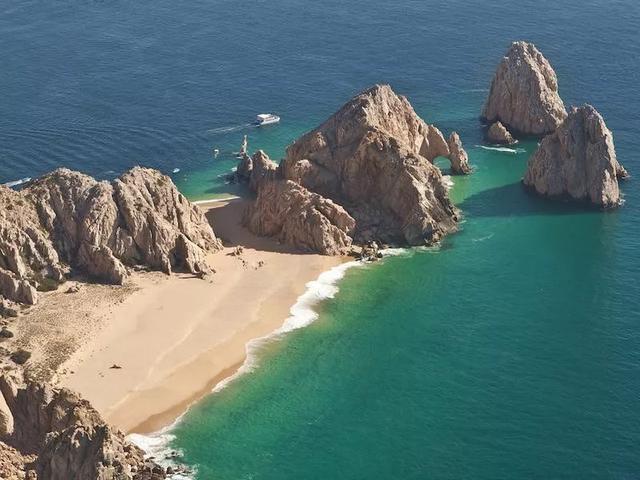 世界上最具标志性的35个海滩，世界十大美丽的海滩