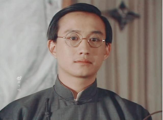 盘点那些眼睛里有星辰大海的男星，那些戴上眼镜就有斯文败类感觉的男星