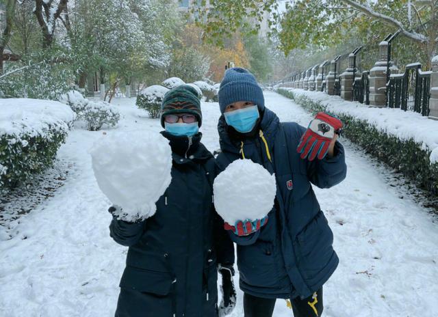 白百合的儿子叫什么，白百合丈夫是谁