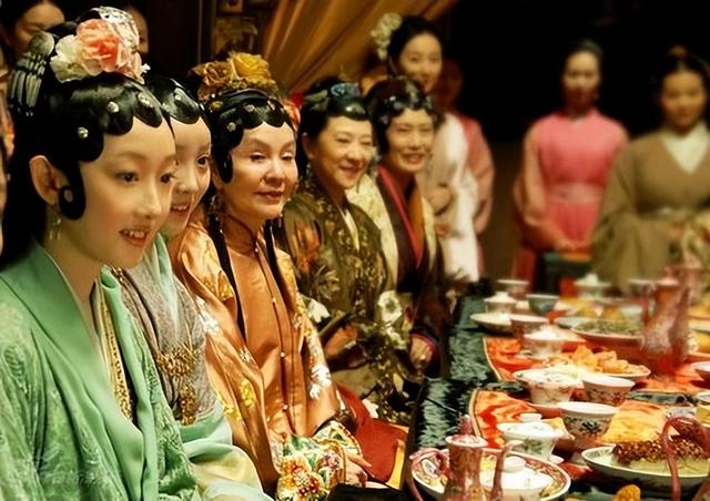 红楼梦新版和原版有什么不同，红楼梦2个版本差距明显