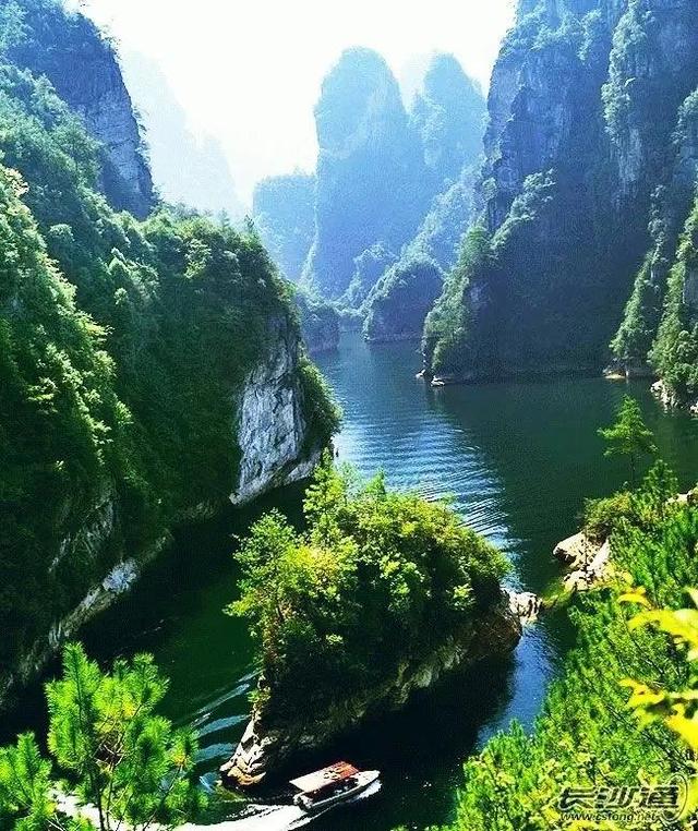 九寨沟有哪些景点，九寨沟必去景点（大九寨沟最经典的十大景点）