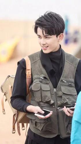 吴磊最近演的一部电影父辈，吴磊迎来一部新电影