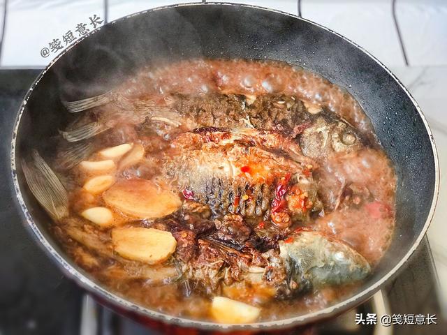 香酥鲫鱼最正宗做法，上桌连骨头都不剩