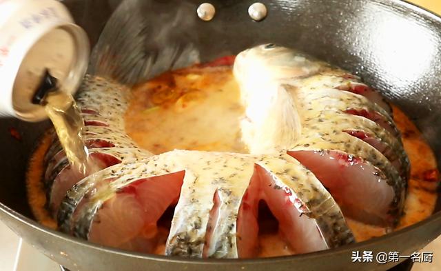 炖鱼放花椒大料吗，炖鱼最好放哪些调料