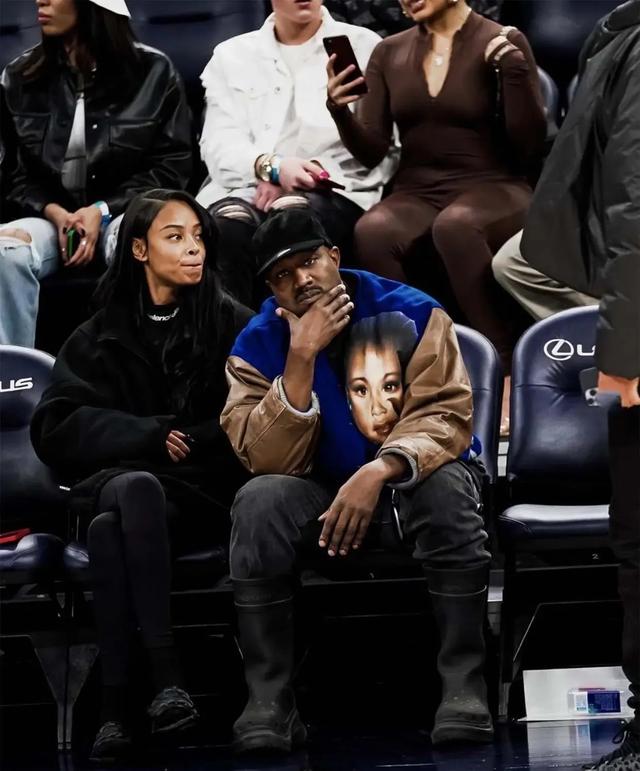 贾乃亮深夜发文挂微博，贾乃亮否认复合传闻