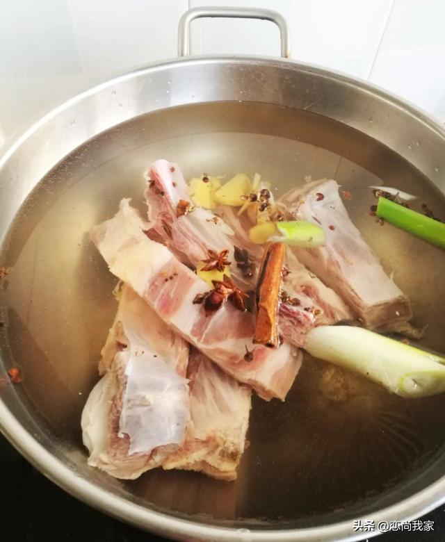 羊肉配什么菜好吃，这个季节吃羊肉配什么菜好吃（羊肉片别总是涮着吃）