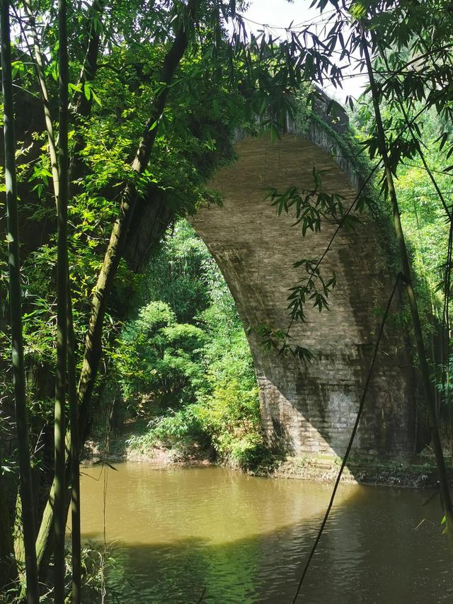 重庆万州第一大瀑布，婚外感情中男人追女人是一种什么样的心态