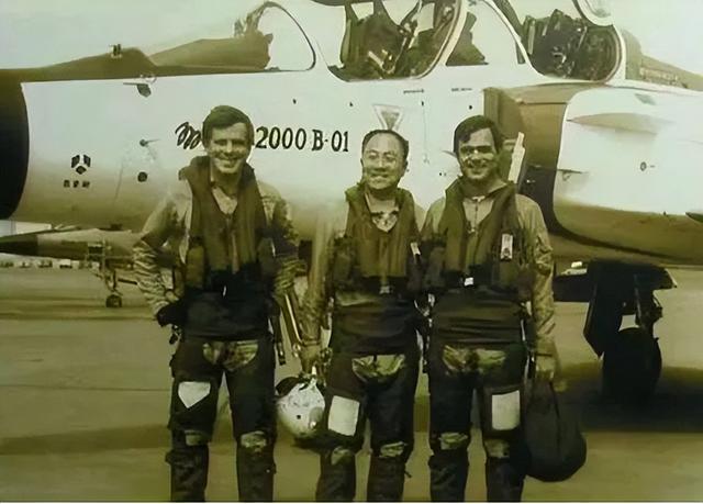 歼6最新资料介绍，歼-6亮相东南沿海