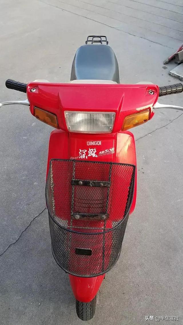 厦门轻骑摩托车，轻骑摩托车种类介绍（轻骑牌15型摩托车送电报的摩托车）
