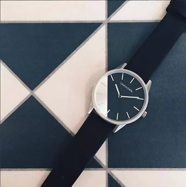 dw手表是啥牌子，种草还在戴DW你就Out了