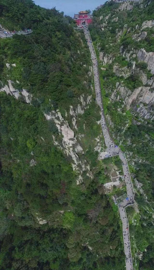 十八盘多少个台阶，泰山十八盘为什么是十八