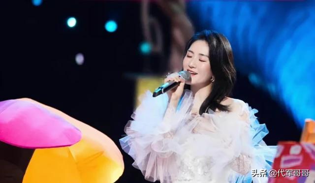 杜海涛沈梦辰官宣，杜海涛沈梦辰结婚哪些明星送祝福