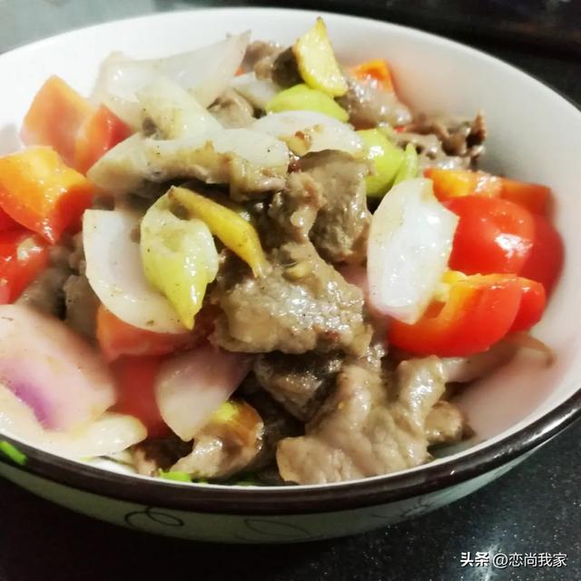 羊肉配什么菜好吃，这个季节吃羊肉配什么菜好吃（羊肉片别总是涮着吃）