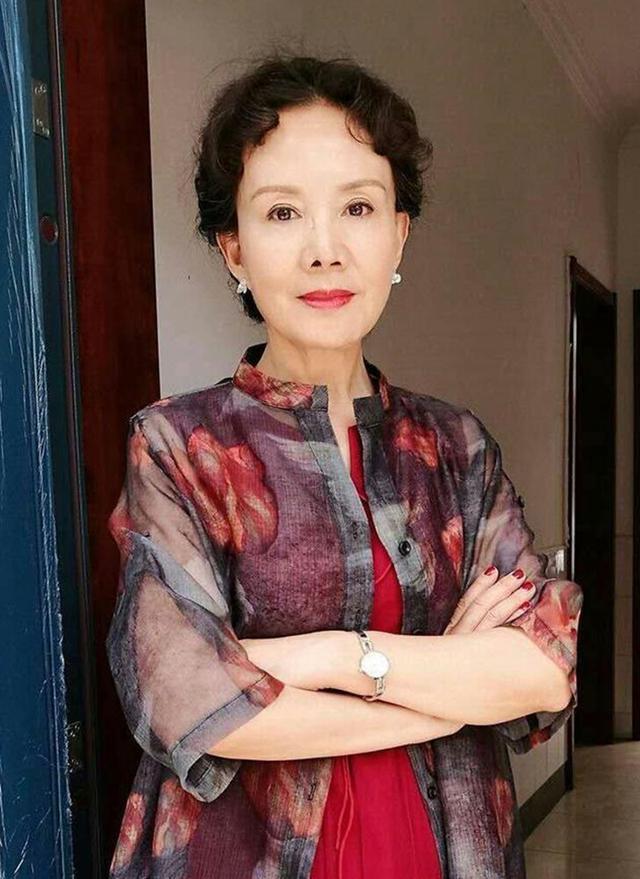 潘美丽和毛峰是啥电视剧，难忘爱情喜剧片她俩和他俩
