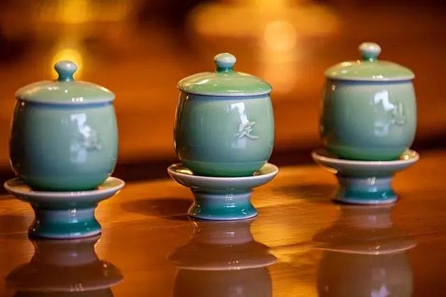 人加一笔有哪些字，人字加一笔大全20个字（你最先想出来的字是什么）