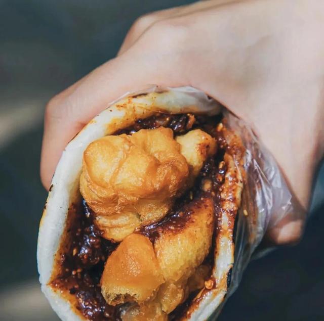 云南十八怪美食，云南最难忘的十道美食（云南十八怪之牛奶做成片片卖）