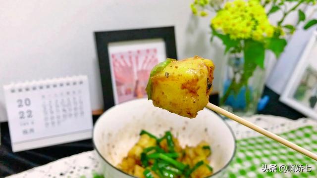 炸洋芋的简单做法，炸土豆条这样做
