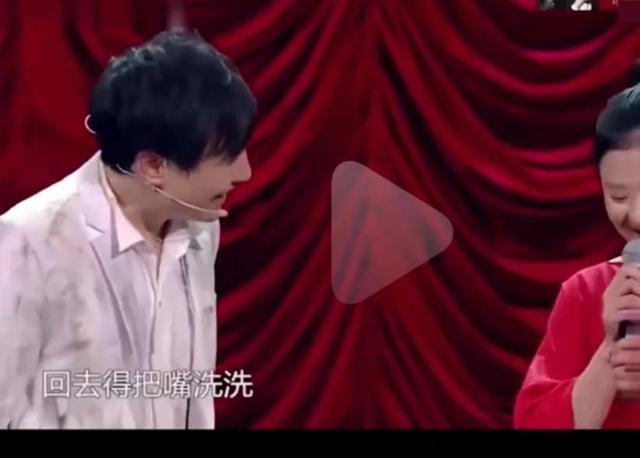 沈腾今天的幸福，沈腾马丽经典小品今天的幸福（43岁沈腾和50岁杨钰莹同框）