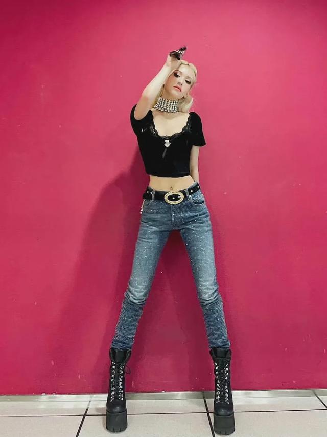 她凭什么被称为南韩第一真人芭比，来看看lisa的颜值