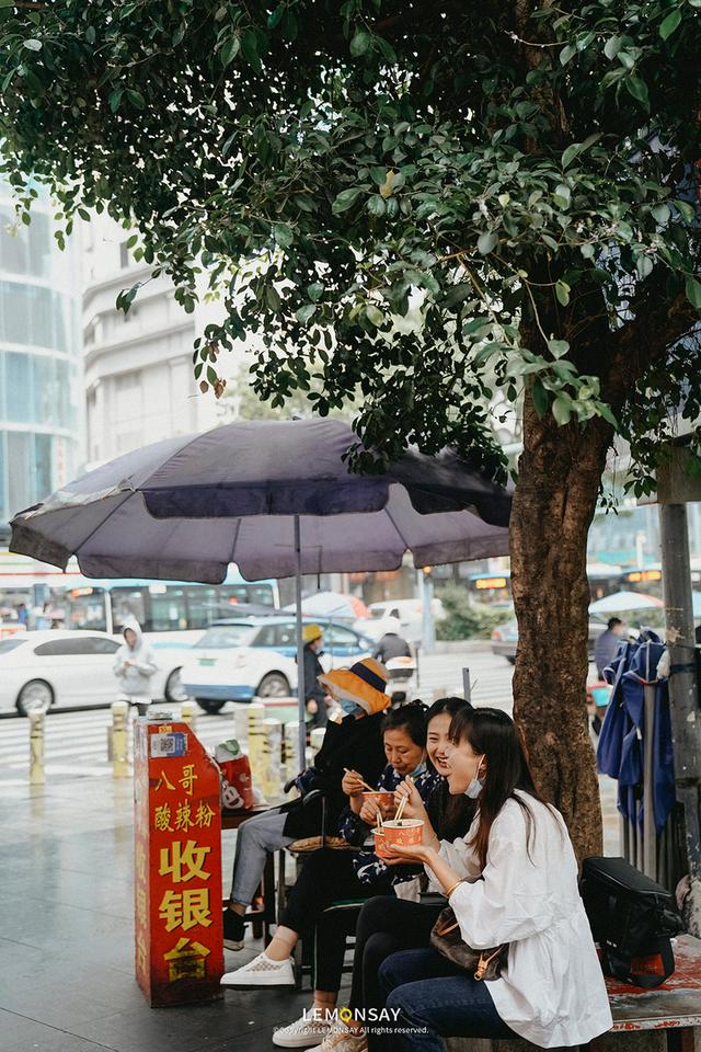上货必吃独特味道酸辣粉，这碗东门酸辣粉