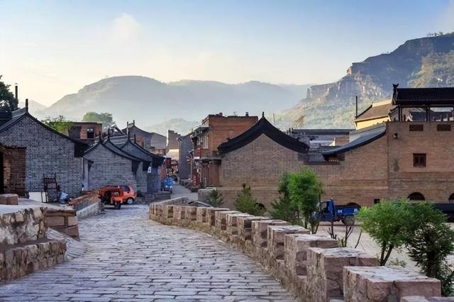 山西历史古城介绍，庭院深深中透着富华