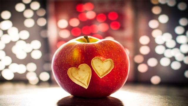 一个人突然不联系你只有两种原因，很久不联系你的人