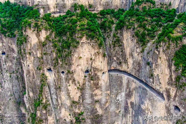 锡崖沟挂壁公路，世界七大奇迹及其所在地（什么是太行山）