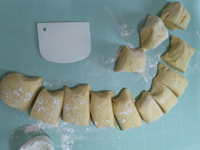 贴饼子怎么和面，贴饼子最简单做法