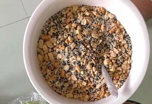 最简单青团艾草做法，艾草别只做青团