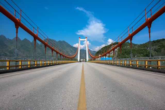 贵州最美的公路介绍，壮美的贵州遵义大发渠特大桥