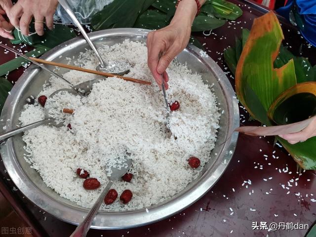 红头绳的民间传说，奶奶用五色丝线缝一把小扫帚