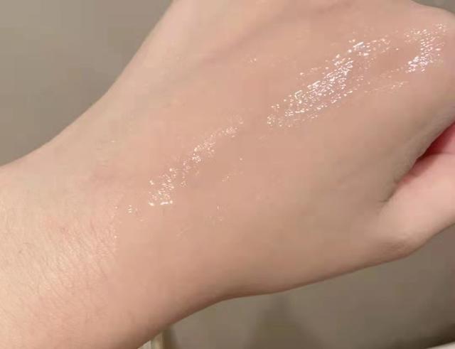 胜肽蓝色精华抗衰老，抗衰进入“温和高效”时代