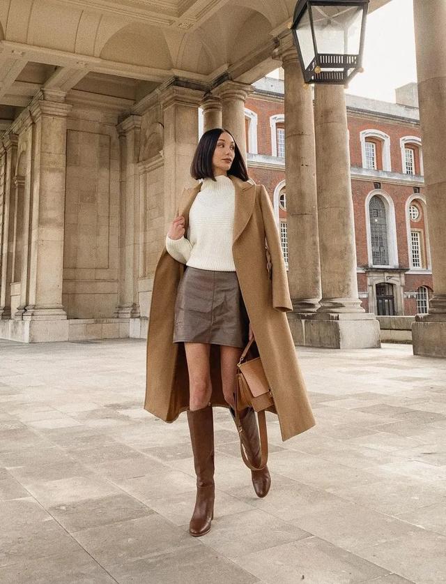 驼色大衣搭配图片，让你从20岁优雅到60岁的驼色大衣（驼色大衣怎么穿搭有气场）