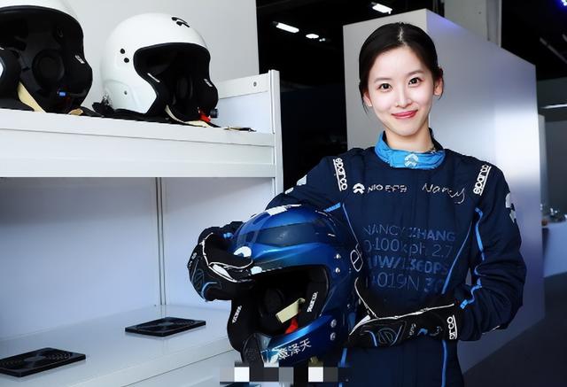 奶茶妹妹章泽天，奶茶妹妹章泽天近照曝光（“奶茶妹妹”章泽天的上位史）