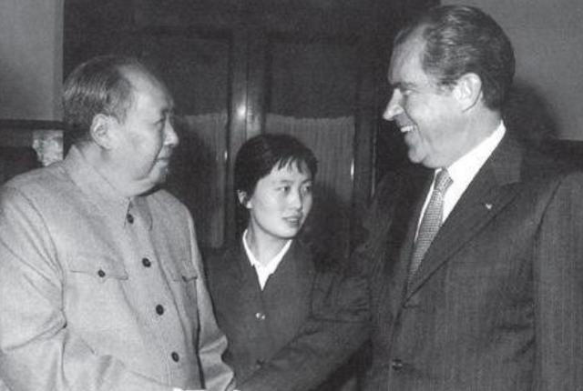 1971年美国总统尼克松访华的，美国总统尼克松第一次访华