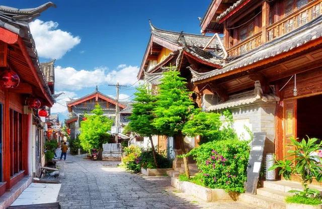 夏天去哪里旅游，夏天适合去哪里旅游避暑的地方（这些消暑纳凉地请收藏好）
