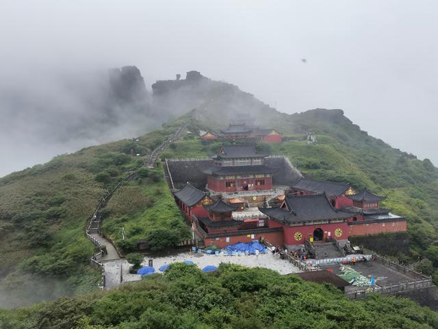 贵州铜仁梵净山，贵州铜仁梵净山风景区攻略（贵州省铜仁市梵净山风景区）