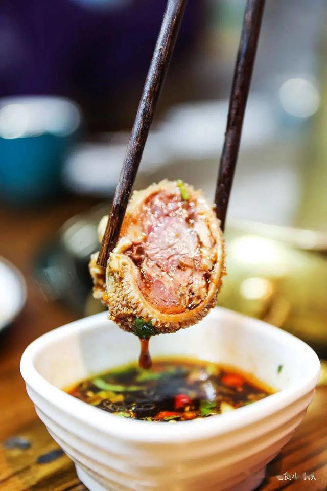 正宗的大羊肚包肉，好吃到汤汁都剩不下