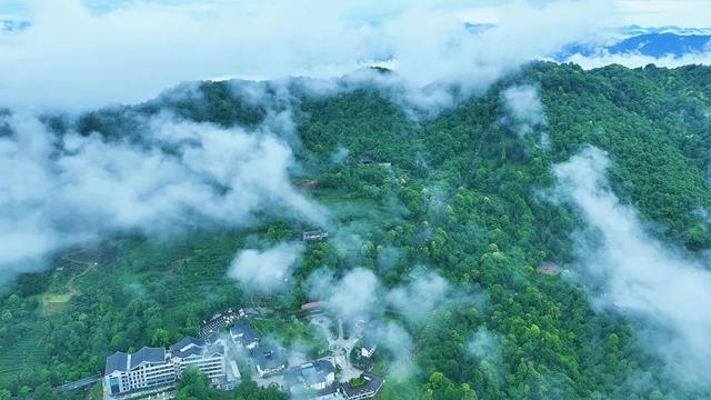 雅安爬山推荐，耍水、徒步、爬山、云海任你选