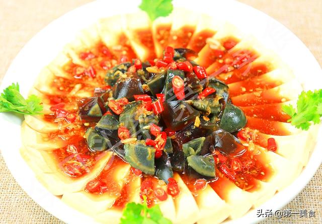 天然石磨豆腐的做法，传统古法用石磨打豆腐的全过程