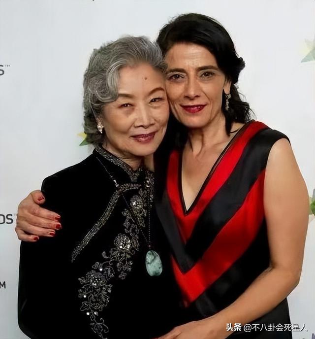 走红毯最尴尬的女明星，同是50女星走红毯