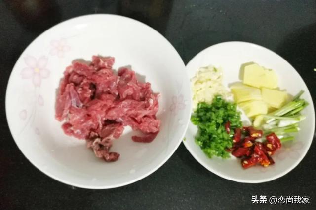 羊肉配什么菜好吃，这个季节吃羊肉配什么菜好吃（羊肉片别总是涮着吃）