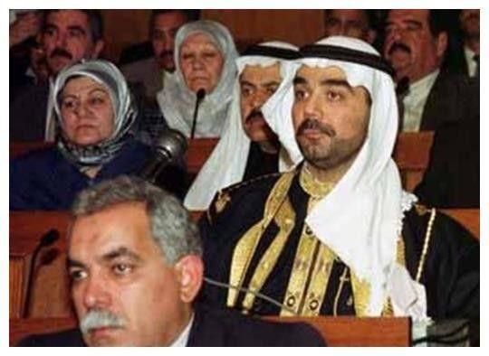 萨达姆的儿子乌代拿老百姓喂狮子，萨达姆长子乌代的魔幻人生