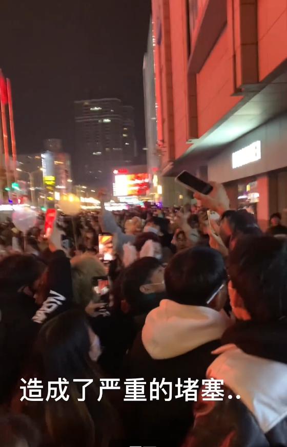 网红殷世航身高，网红殷世航现身引轰动