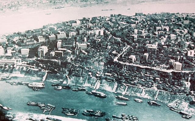 洪崖洞的历史由来，洪崖洞成为网红景点的原因