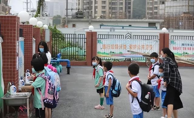 小学什么时候放暑假，今年中小学生几月份放暑假（成都中小学开学和放暑假时间明确）